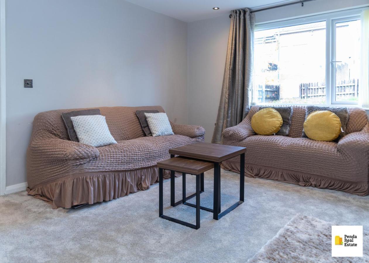 Penda Contractor And Leisure Guests Nottingham Villa Esterno foto
