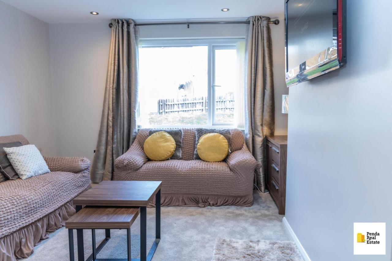 Penda Contractor And Leisure Guests Nottingham Villa Esterno foto