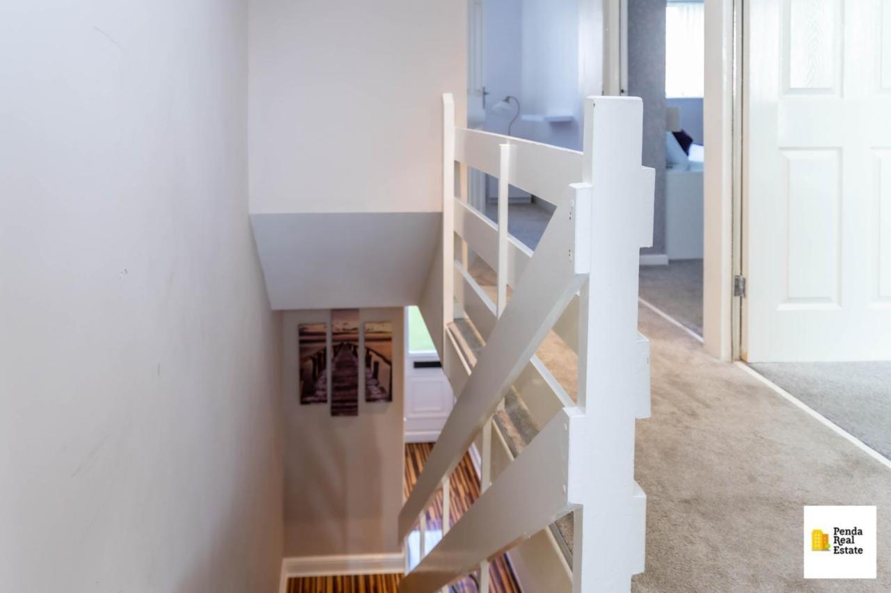 Penda Contractor And Leisure Guests Nottingham Villa Esterno foto