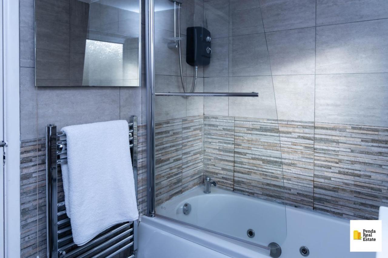 Penda Contractor And Leisure Guests Nottingham Villa Esterno foto